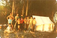 Atomito de campamento con chicos de la catequesis, en 1984